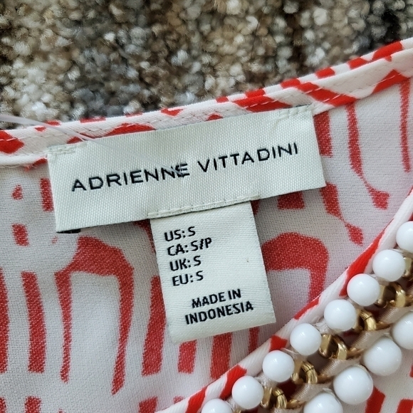 Adrienne Vittadini Beaded neck detail sleveless blouse size small. Good preowned - Picture 8 of 8